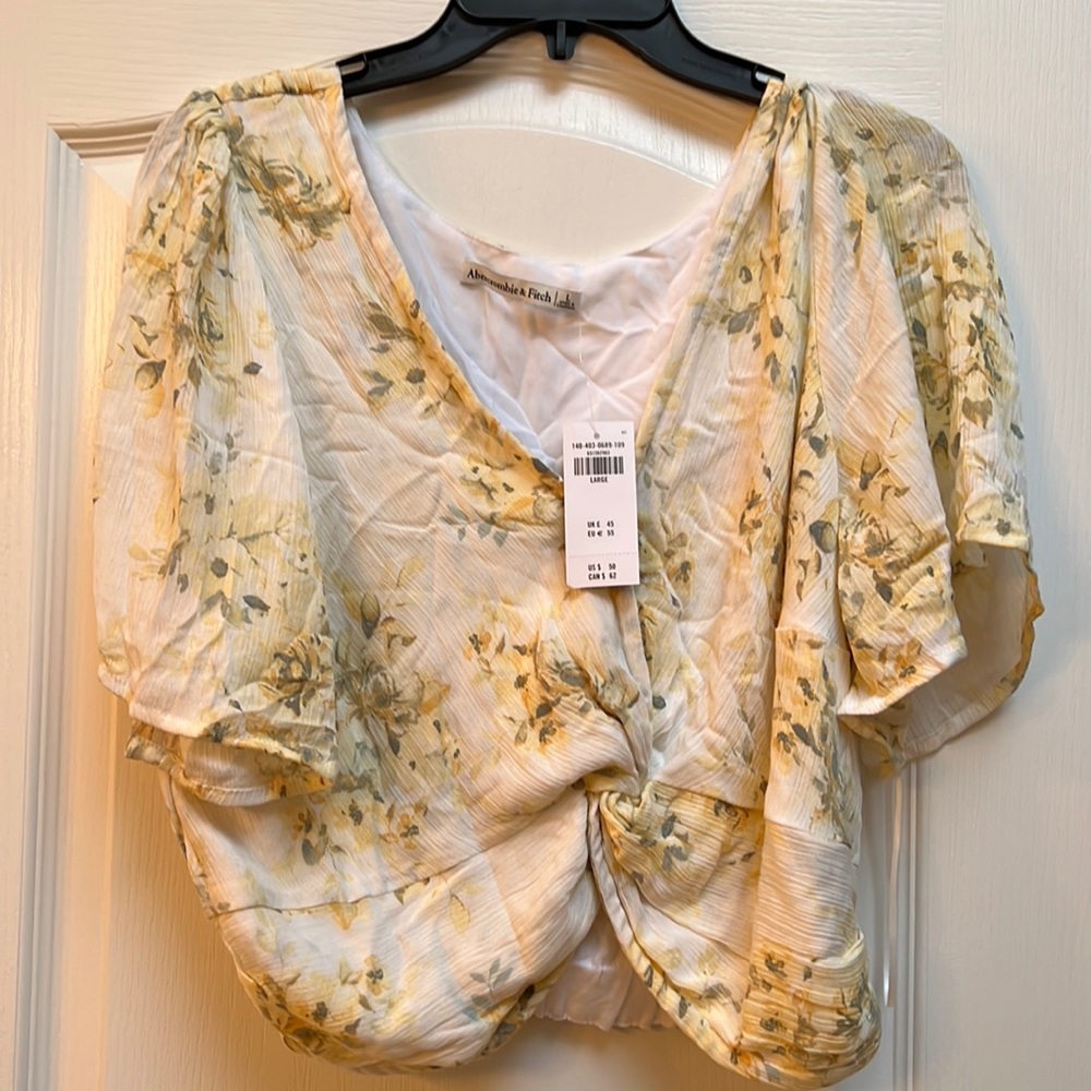 New with tags! Abercrombie short sleeve top